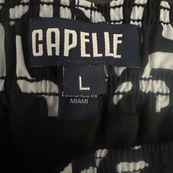 Capelle Swim Trunks Large runs small 32-40" waist 5.5" inseam Nylon blend - Picture 4 of 4
